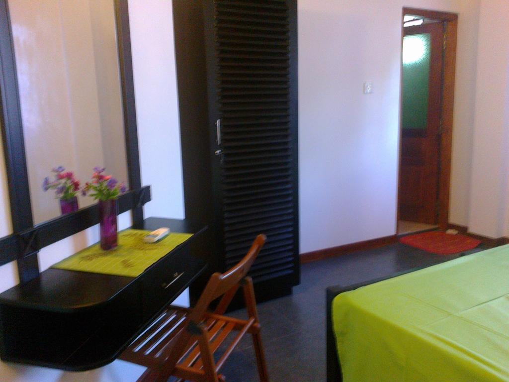 Rohan Villa Hikkaduwa Room photo